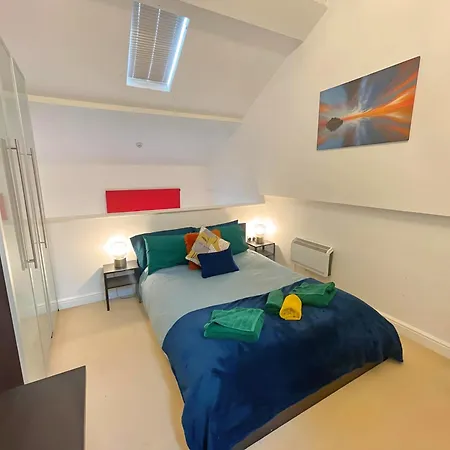 Apartment Vibrant Loft In Grade Ii Listed Georgian Building *