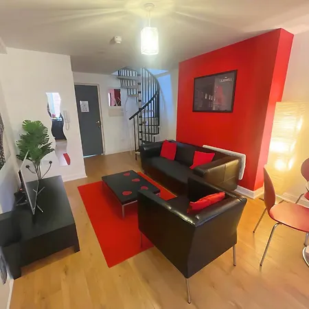 Vibrant Loft In Grade Ii Listed Georgian Building Sheffield