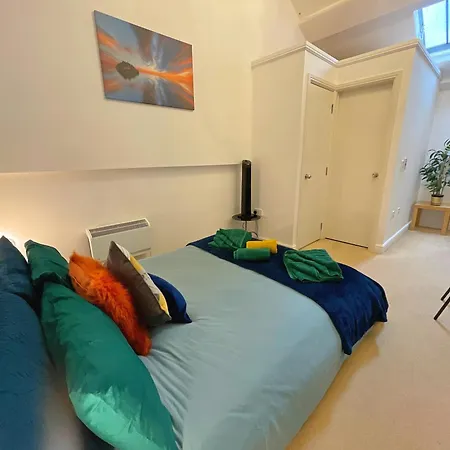 Apartment Vibrant Loft In Grade Ii Listed Georgian Building Sheffield