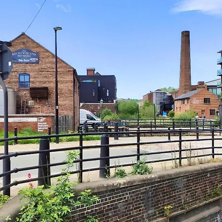 Vibrant Loft In Grade Ii Listed Georgian Building *